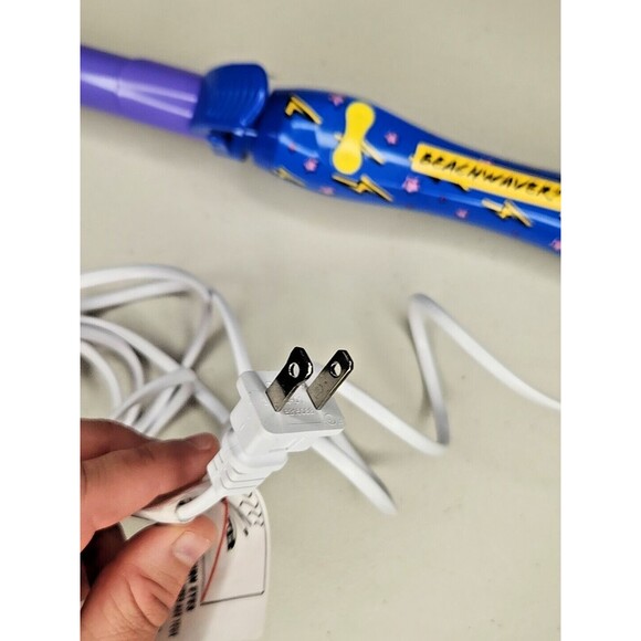 Beachwaver B1 Rotating Curling Iron Electric Sky - LIMITED EDITION Color, 1 Inch - Picture 3 of 6